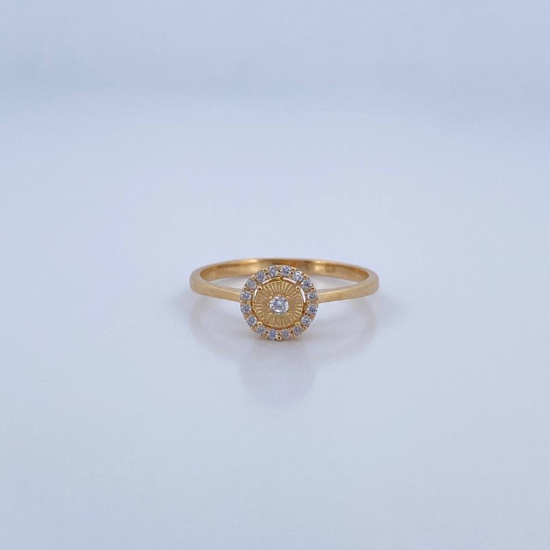 Halo Circle Ring 1.75gr / Size 4 3/4 / 18K Gold &