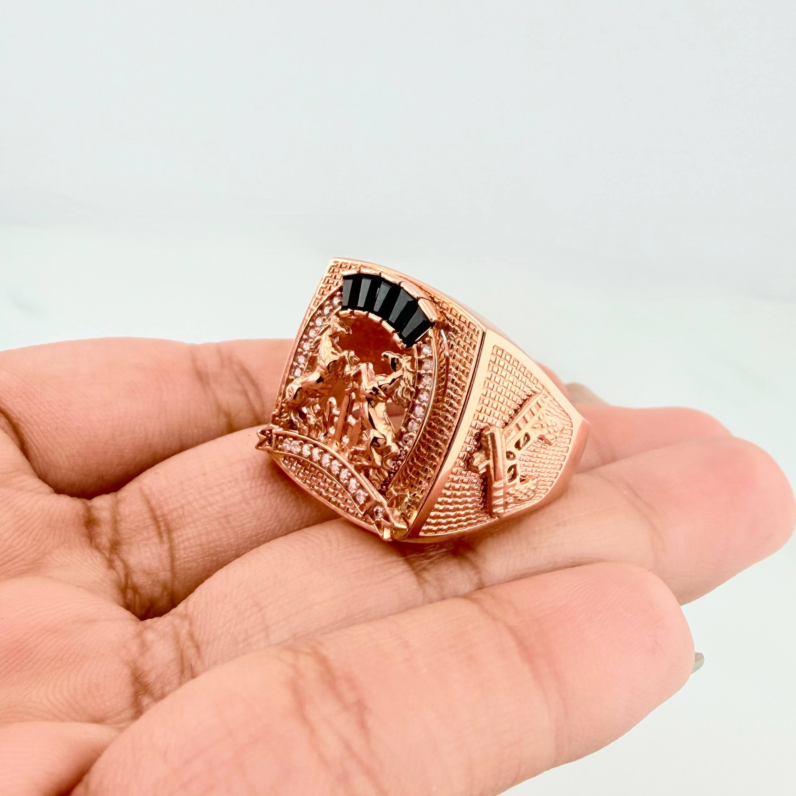 Horseshoe Ring Horses 9.05 g / T11 18K Rose Gold