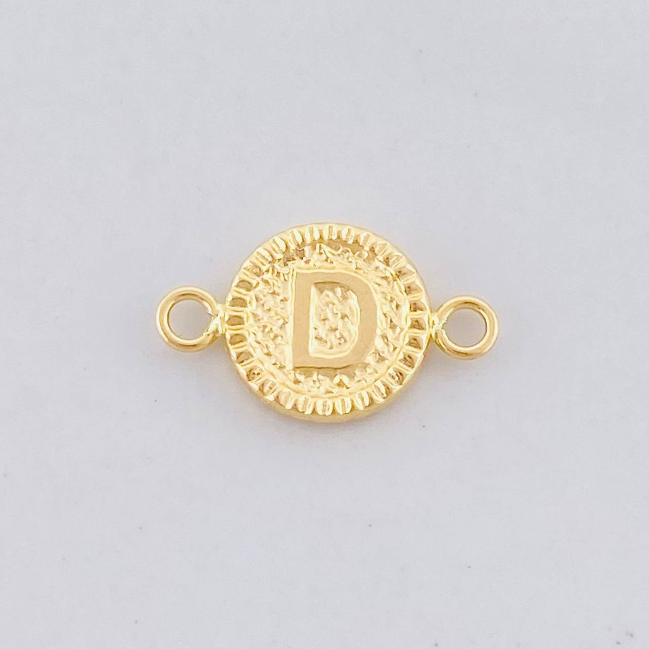 Herraje Circulo Letra D 0.55g / 3/4 in Oro Amarillo 18K
