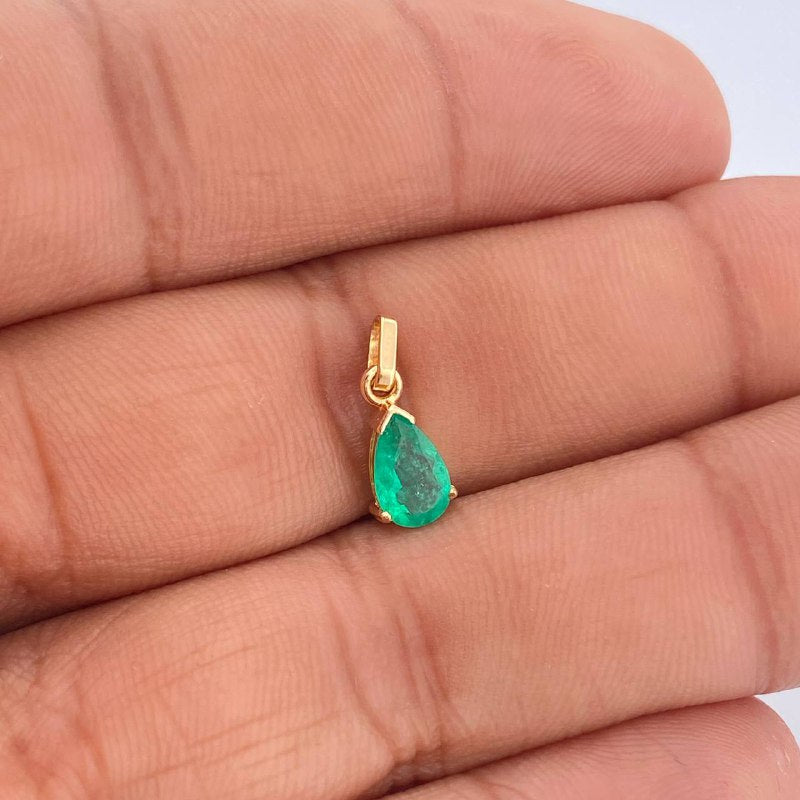 Pendant Claw 0.6gr / 1/2 in / 18K Gold