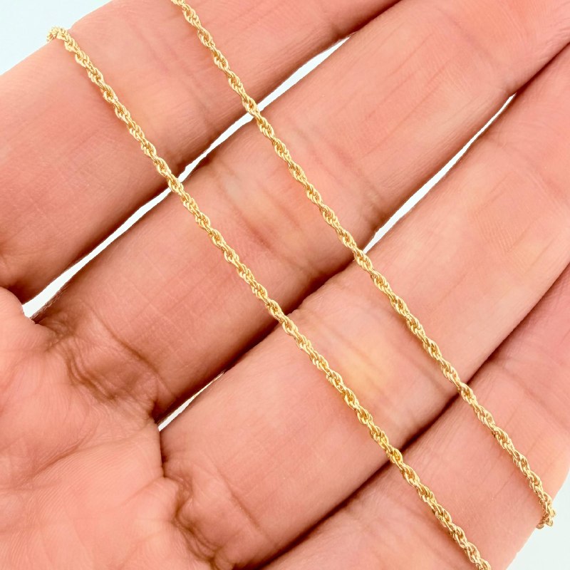 Rope Chain Set + Virgin of Carmen Pendant / 1.2 g / 17 3/4 in 18K Yellow Gold