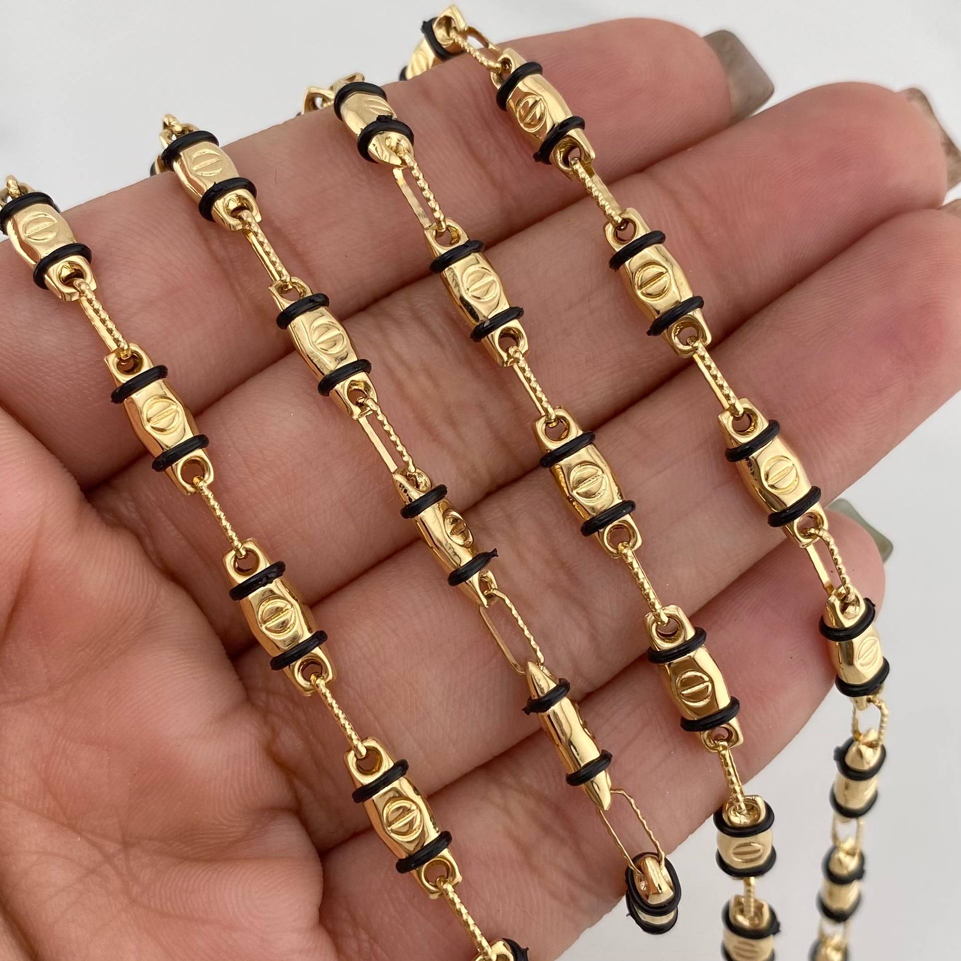 Rustic Screw Chain 12.05 g / 23 3/4 in / 3.95 mm 18K Yellow Gold