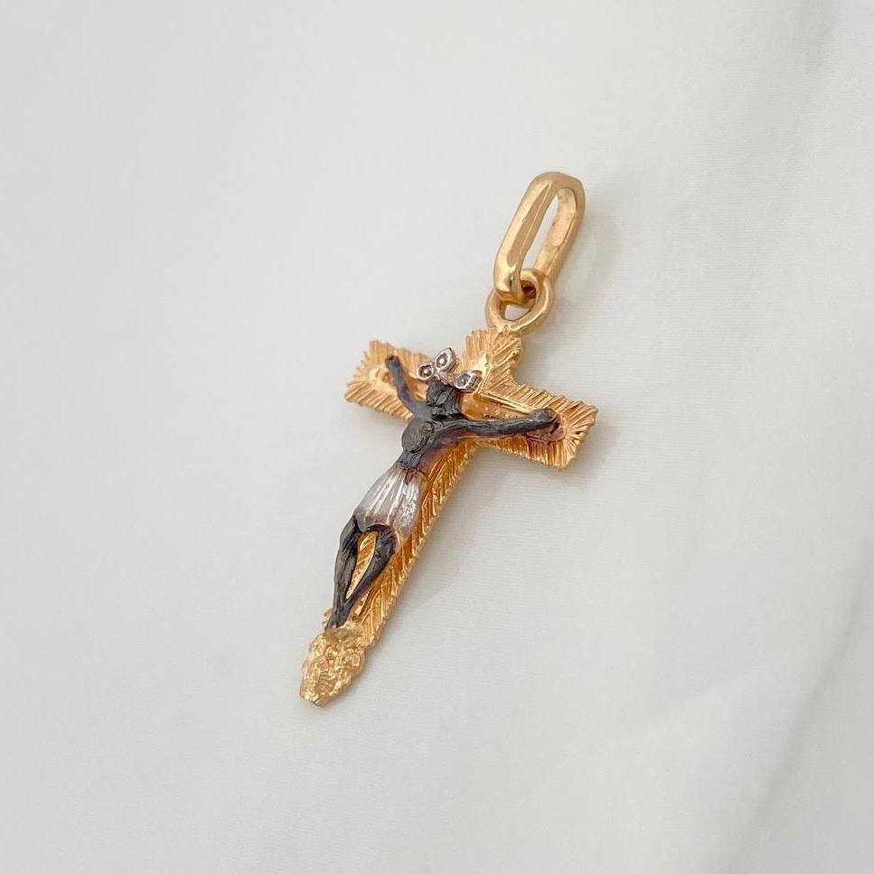 Dije Cruz Cristo Milagroso De Buga 1.6 g / 1 in Tres Oros  18K