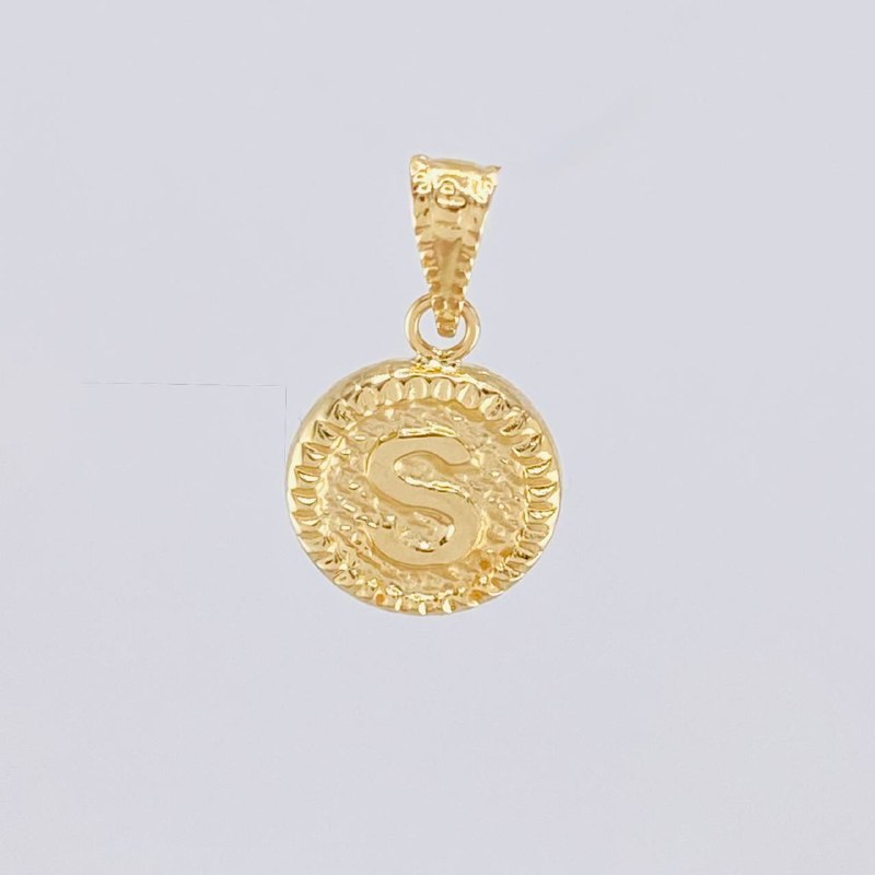 Dije Circulo Letra S 0.6g / 3/4 in Oro Amarillo 18K