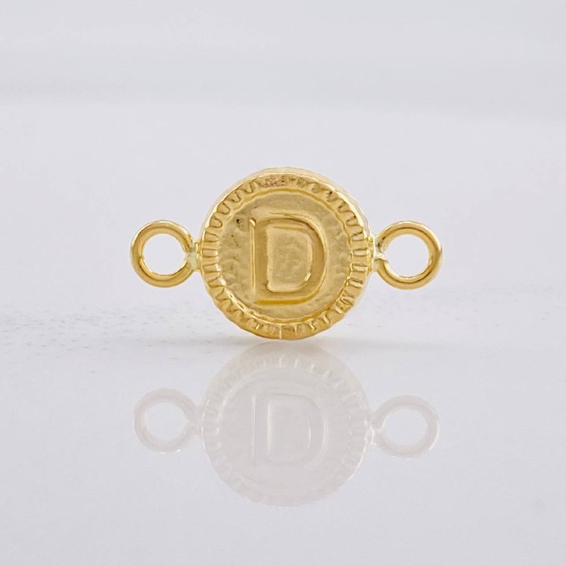 Herraje Circulo Letra D 0.4g / 1/2 in Oro Amarillo 18K