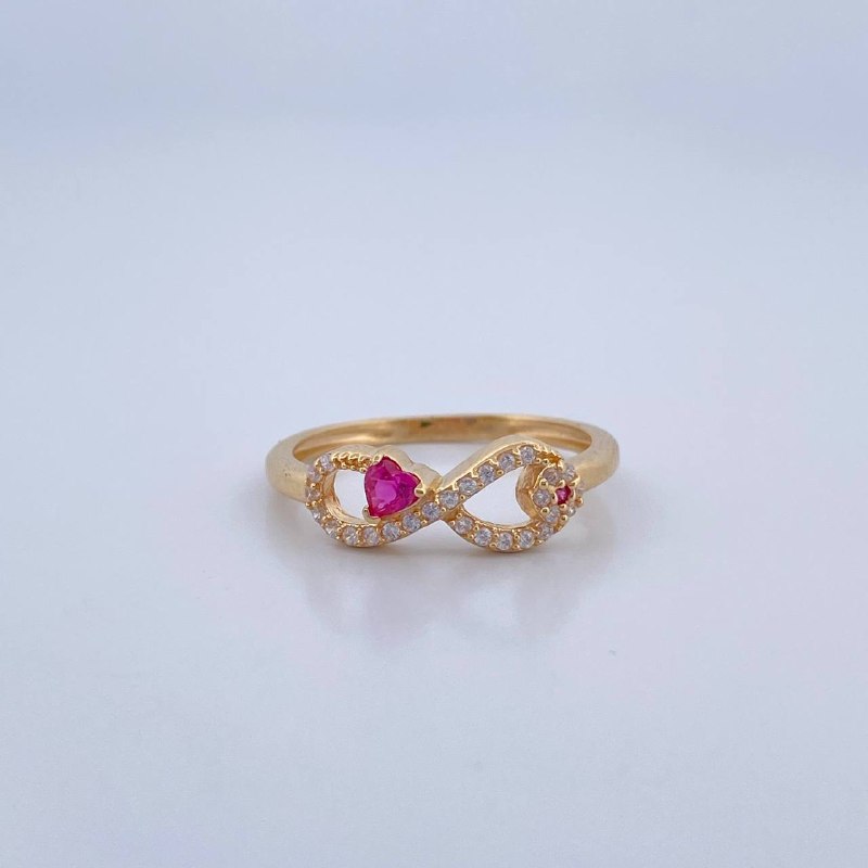 Infinity Ring 2.25gr / Size 7 1/4 / 18K Gold &