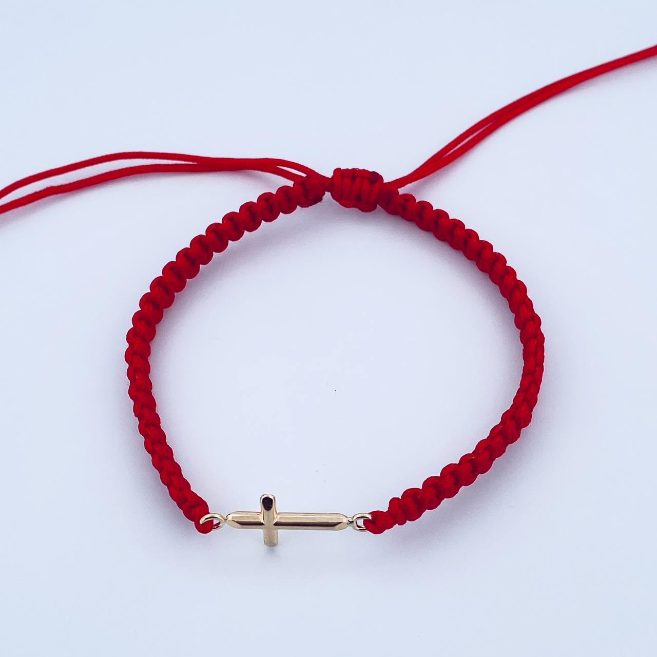 Woven Red Cross Bracelet 0.5gr / 0.2in / 18K Gold $