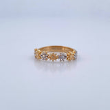 Daisy Ring 3.15gr / Size 6 3/4 / 18K Gold &
