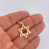 David Star Pendant 1.35gr / 1in / 18K Gold