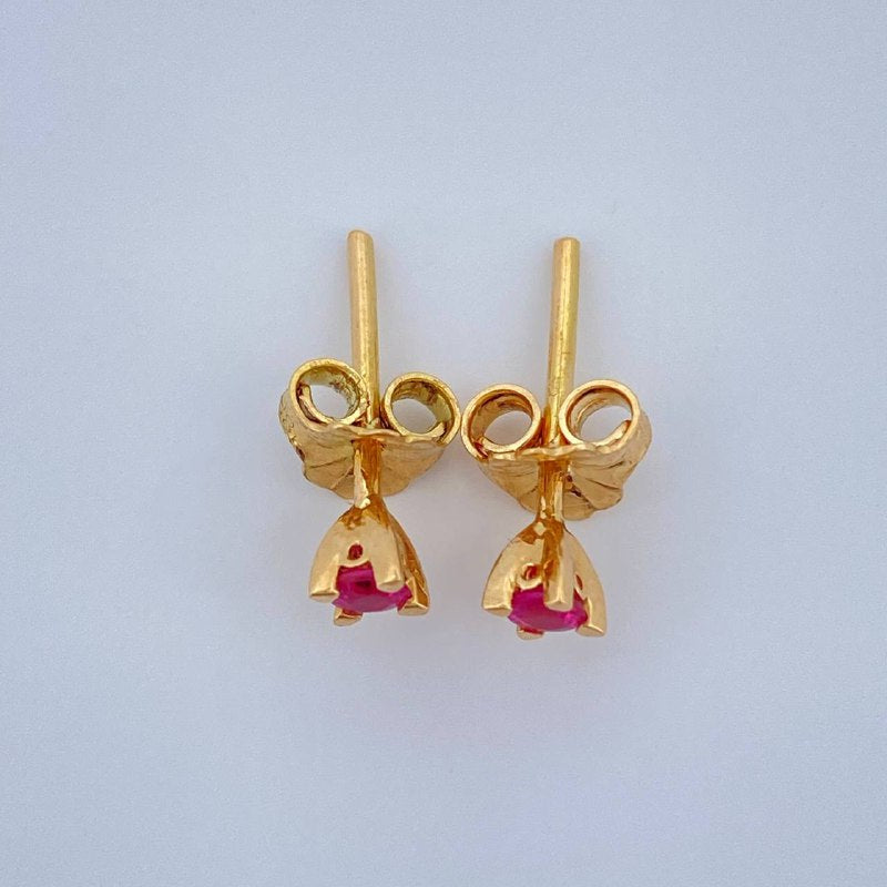 Stud Earrings Four Prongs Ruby 0.85gr / Yellow Gold 18K %