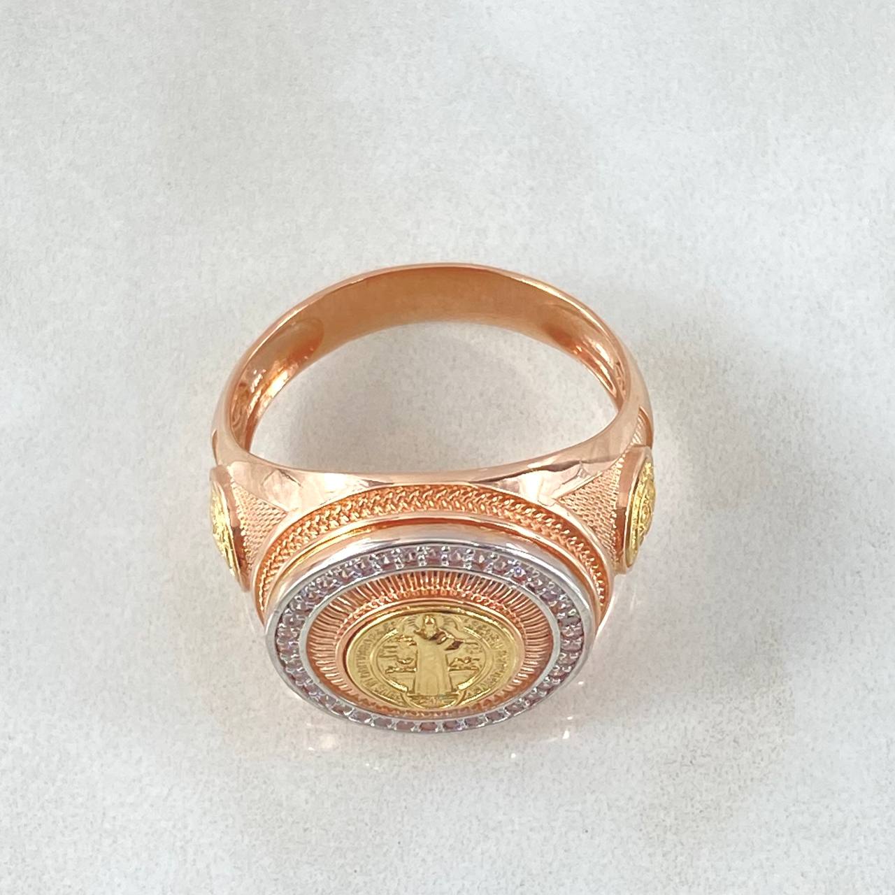 Anillo Marco Circular San Benito 8.7gr / T10 / Circones Blancos Tres Oros 18K *