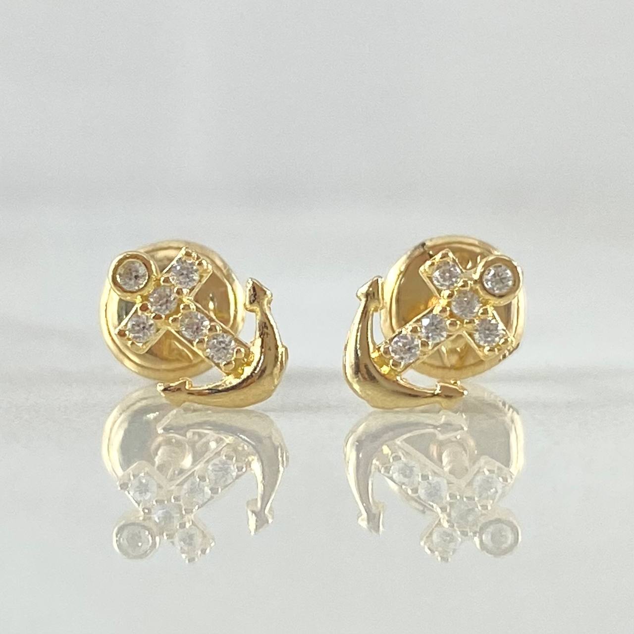 Topos Cruz Anclada 0.75gr / 7.3mm Circones Blancos Oro Amarillo 18K