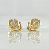 Topos Cruz Anclada 0.7gr / 6.5mm Circones Blancos Oro Amarillo 18K