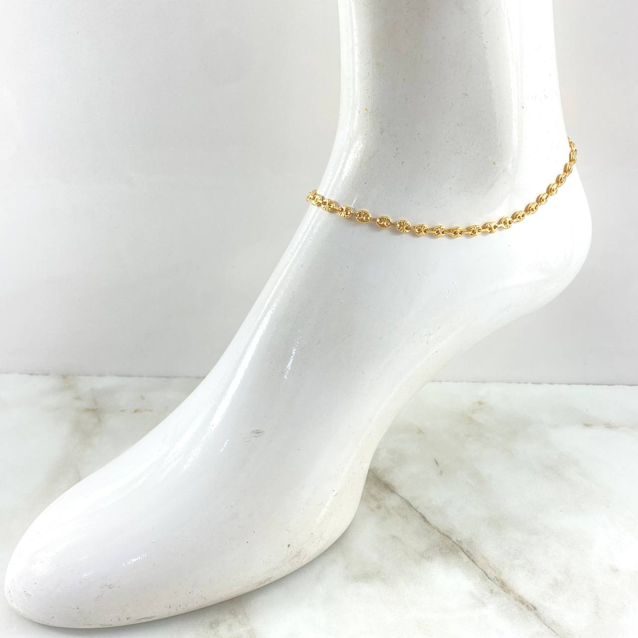 GC Anklet 4.85gr / 10.6in / 4mm / Diamond Cut 18K Gold