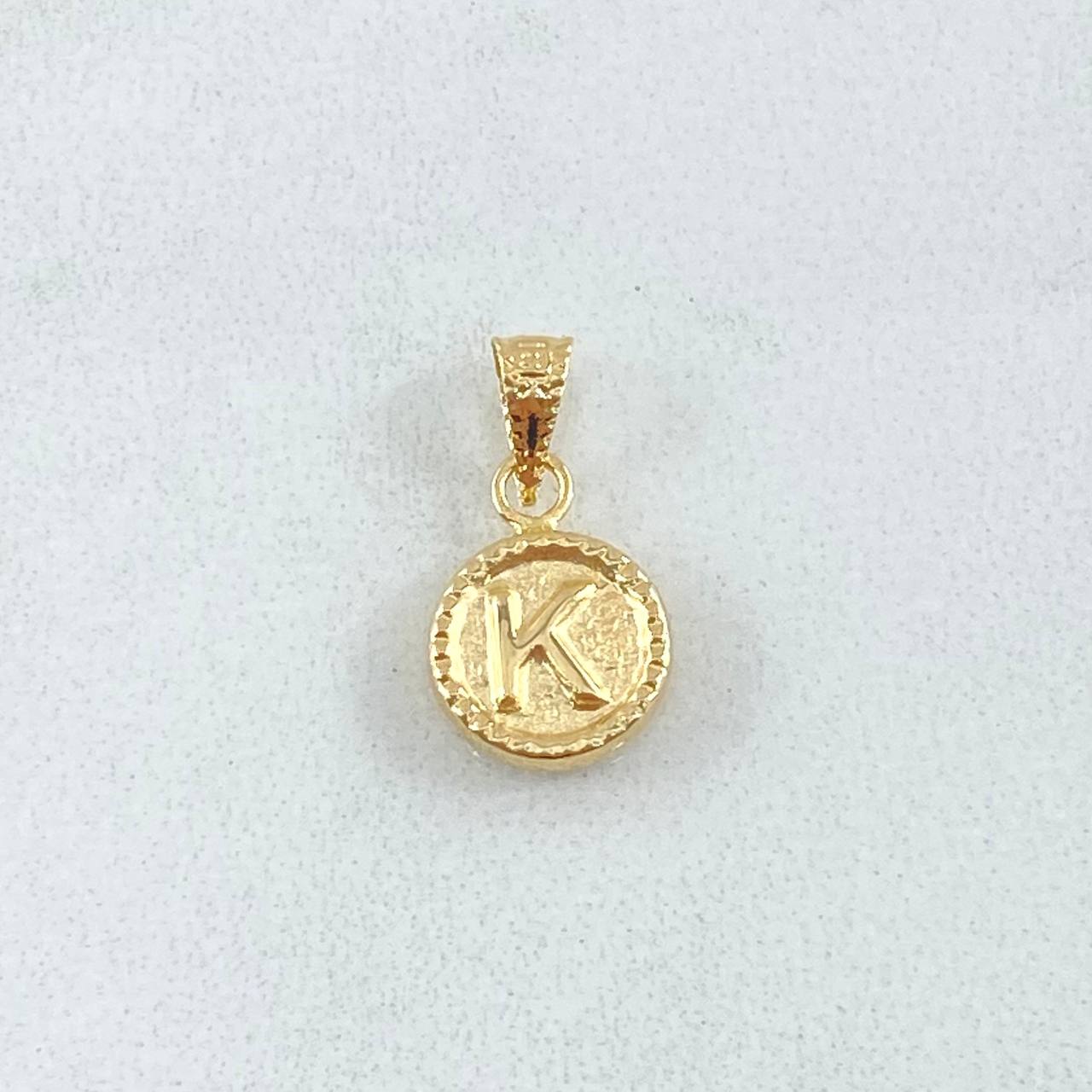 Dije Letra K 0.4gr / 1.4cm / Circulo Cargador Bordeado Oro Amarillo 18K