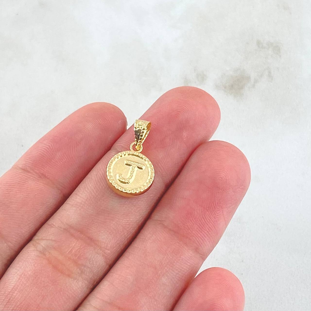 Pendant Letter J 0.55gr / 0.7in / Bordered Circle Charger 18K Gold