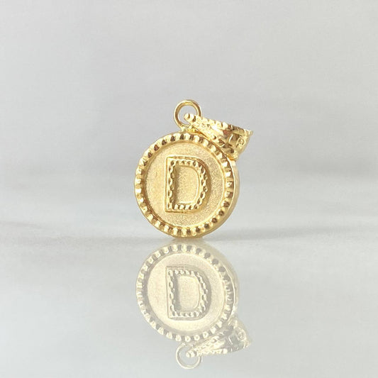 Dije Letra D 0.65gr / 1.7cm-Mate-Bordeado Oro Amarillo 18K ©