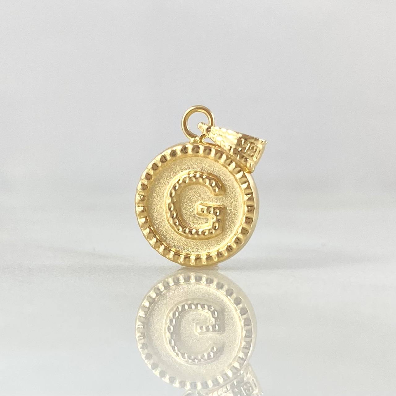 Pendant Letter G 0.6gr / 0.7in / Bordered Charger Circle 18K Gold