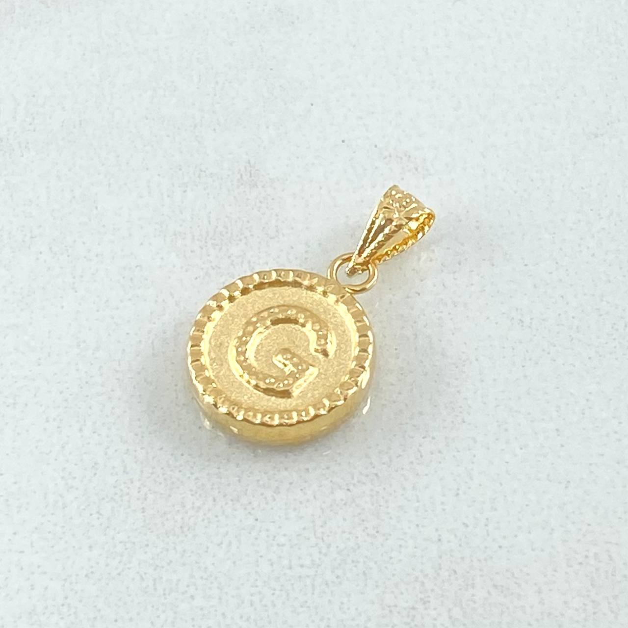 Pendant Letter G 0.6gr / 0.7in / Bordered Charger Circle 18K Gold