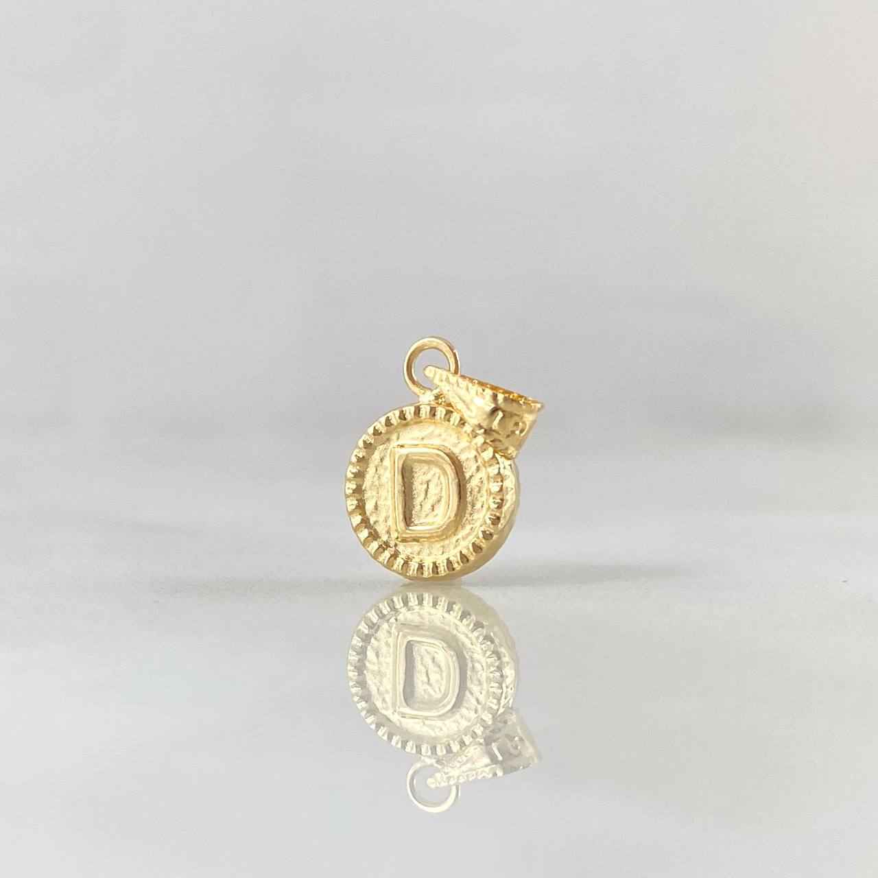 Pendant Letter D 0.45gr / 0.6in / Matte / Bordered 18K Gold ©