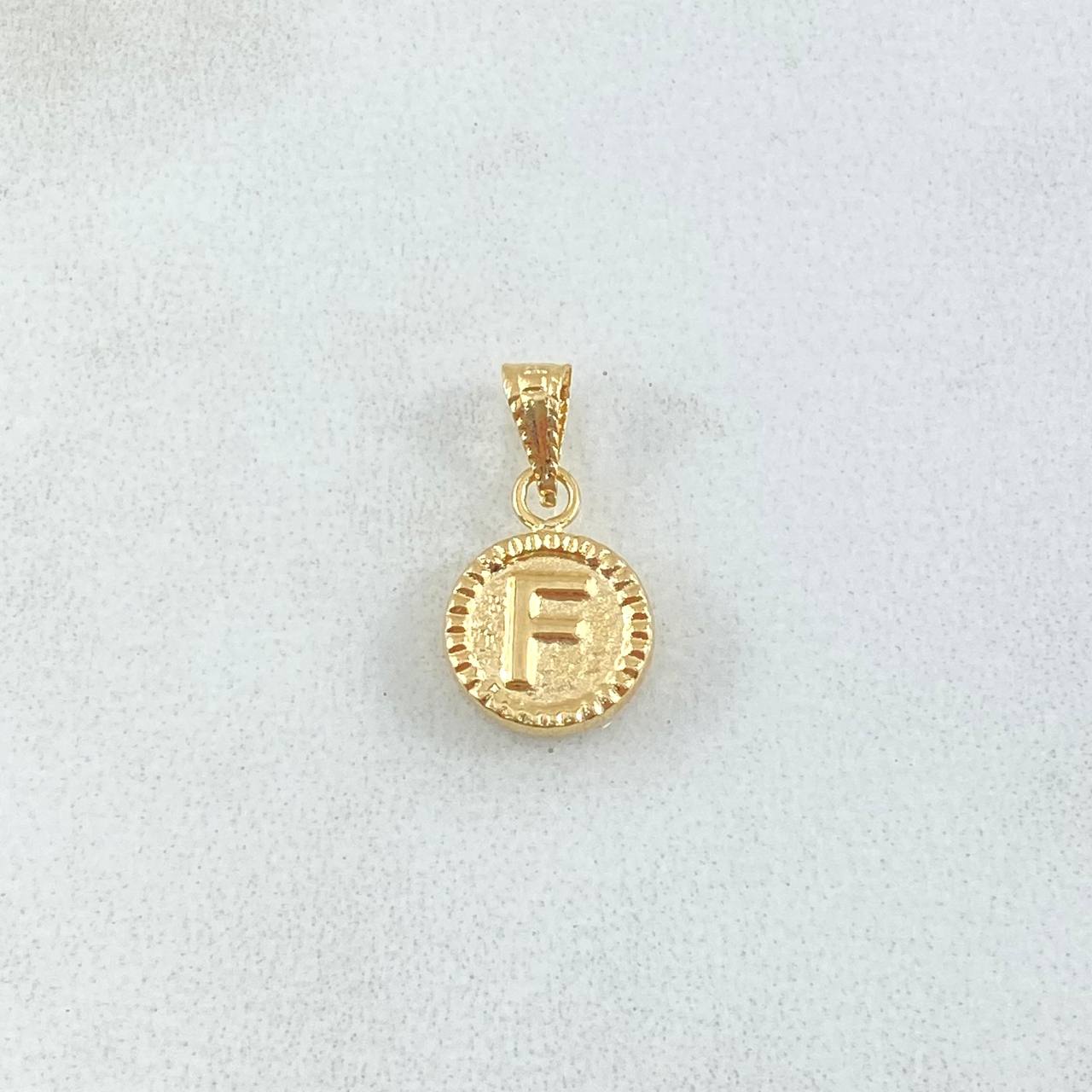 Dije Letra F 0.4gr / 1.4cm / Circulo Cargador Bordeado Oro Amarillo 18K *