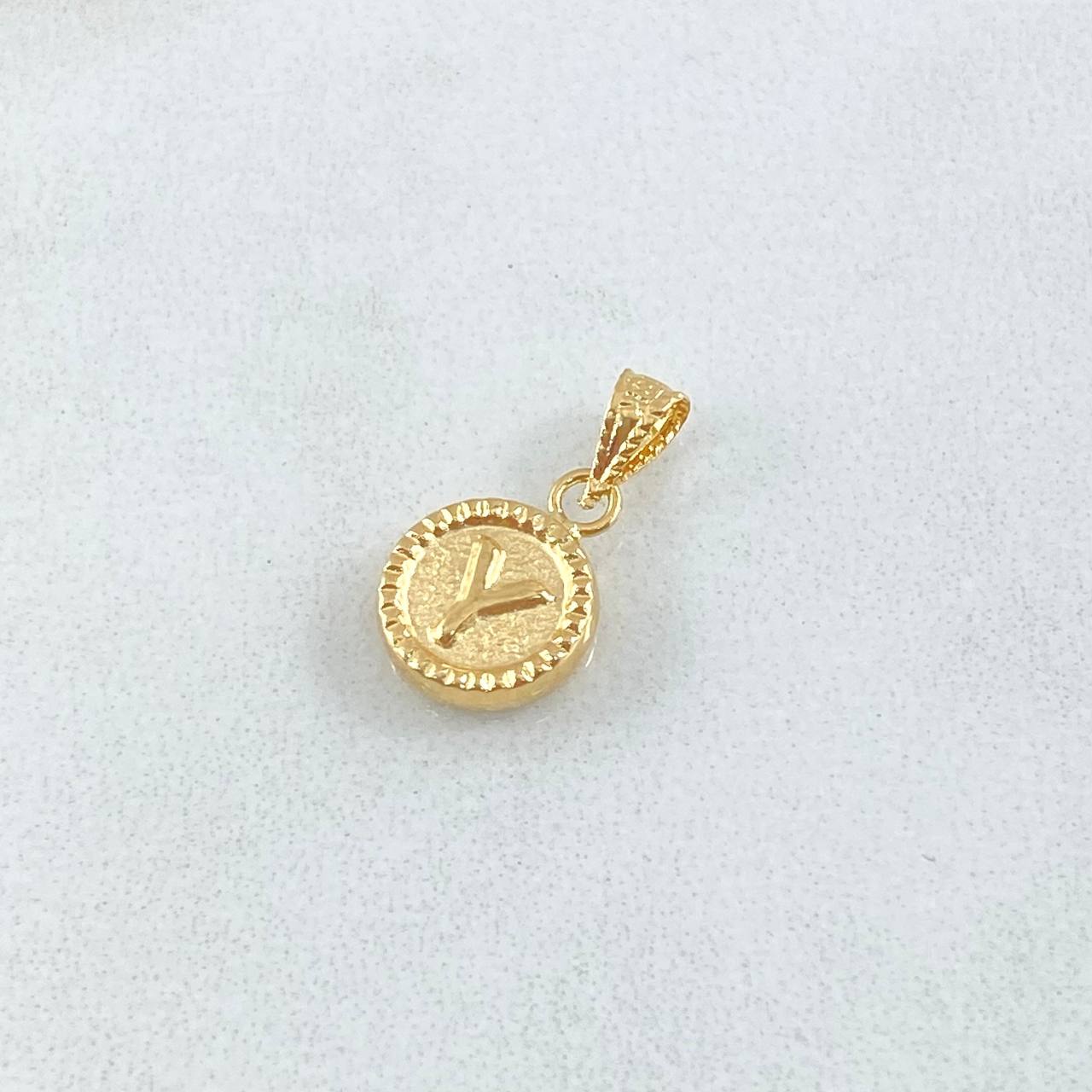 Dije Letra Y 0.45gr / 1.4cm / Circulo Cargador Bordeado Oro Amarillo 18K *