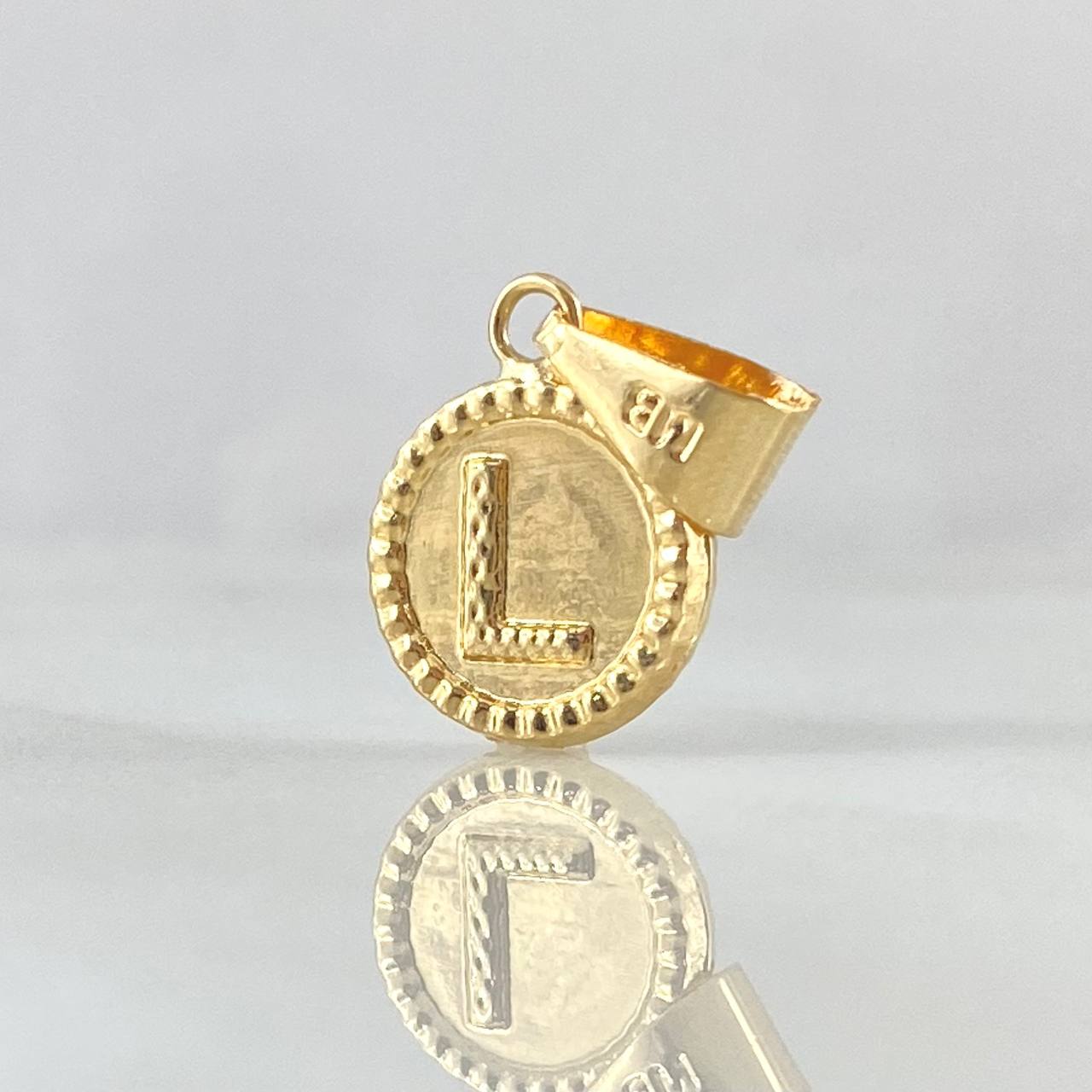 Pendant Letter L 0.6gr / 0.7in / 18K Gold ©