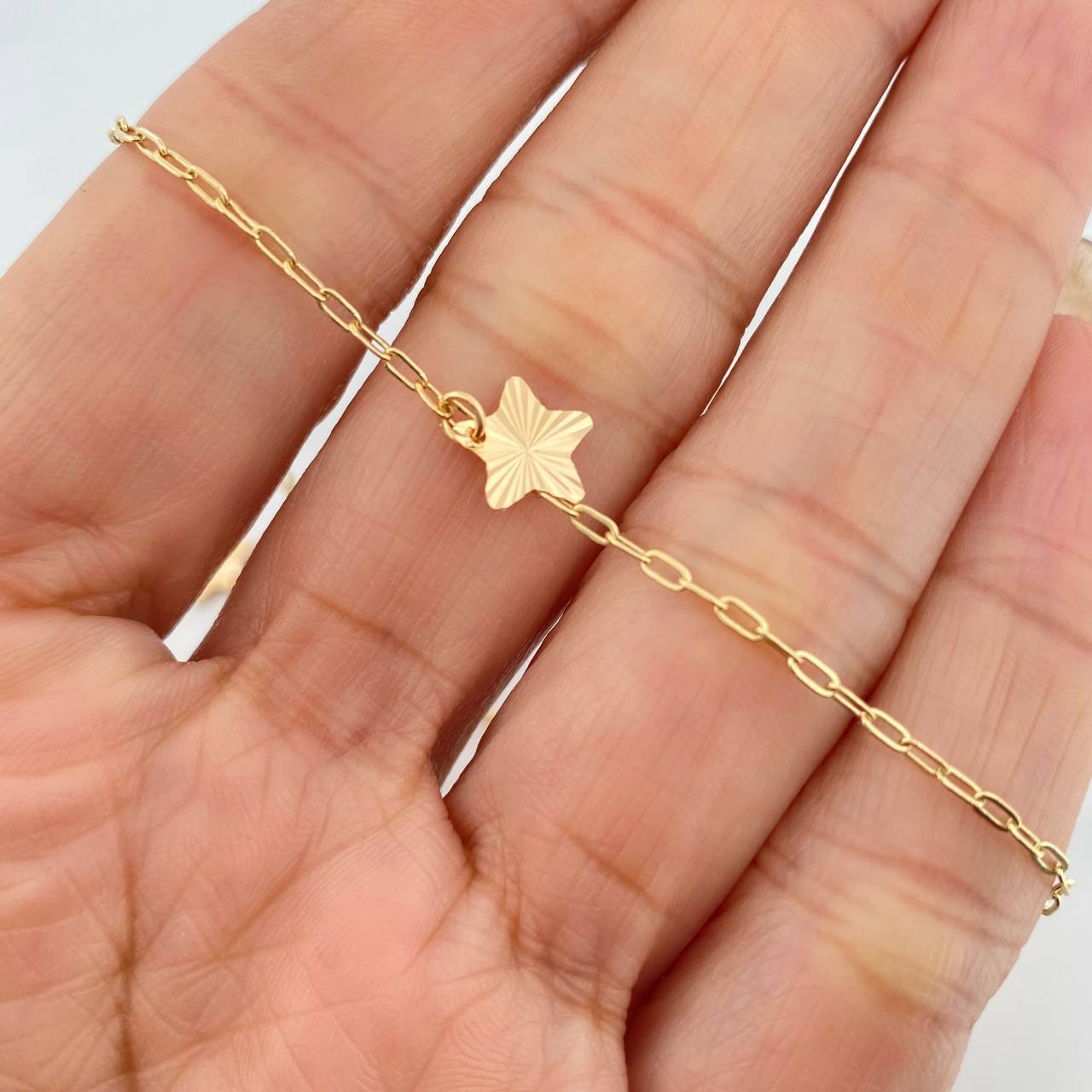 Tobillera Cajón Dijes 1.85 g / 9 3/4 in / 1.6 mm Oro Amarillo 18K