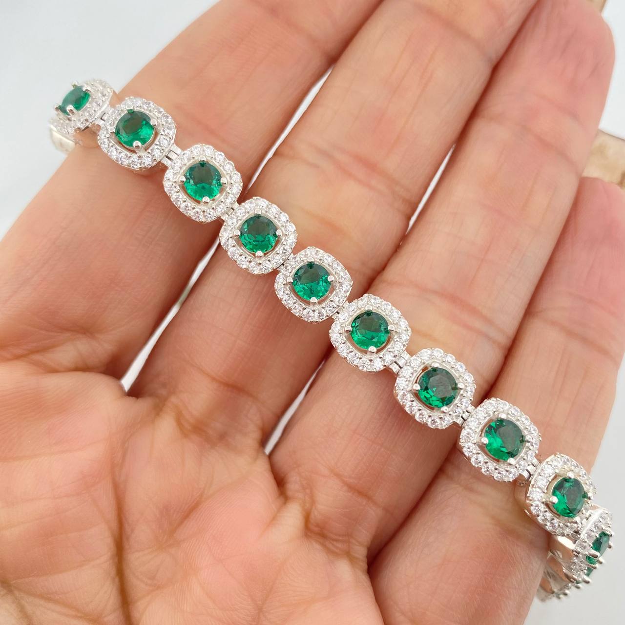 Halo Tennis Bracelet 20.55 g / 6 3/4 in / 7.6 mm Silver 925