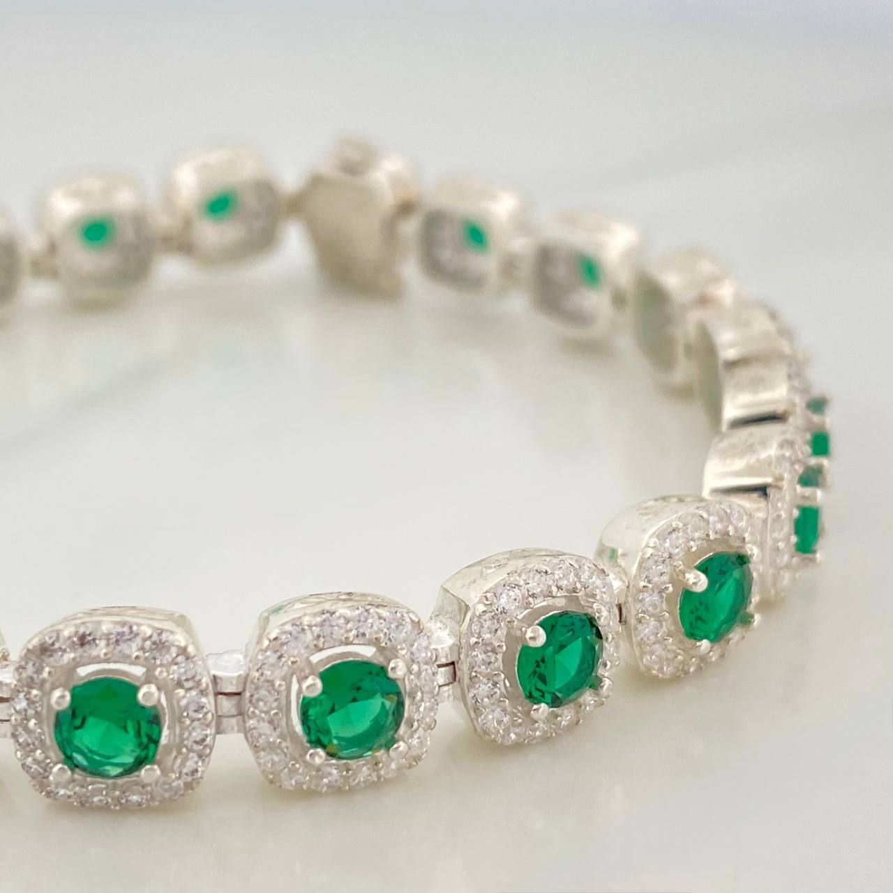 Halo Tennis Bracelet 20.55 g / 6 3/4 in / 7.6 mm Silver 925