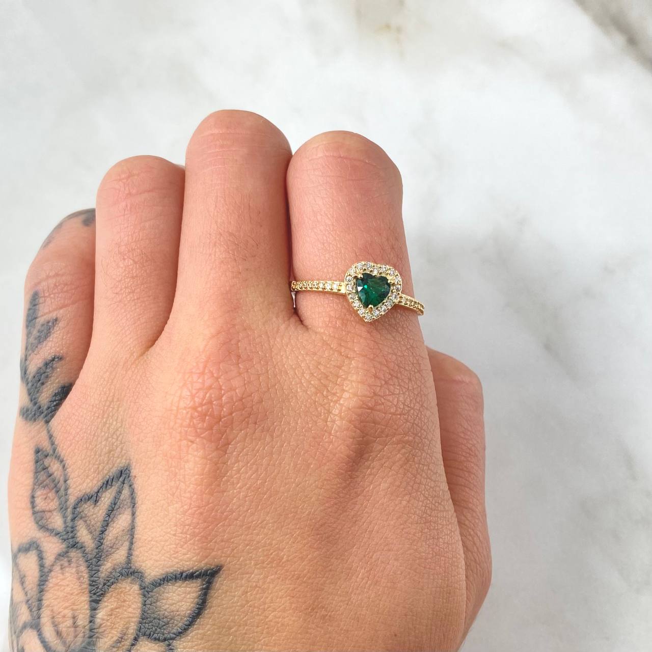 Anillo Solitario Halo Corazón 2.1gr / T7 / Oro Amarillo 18K