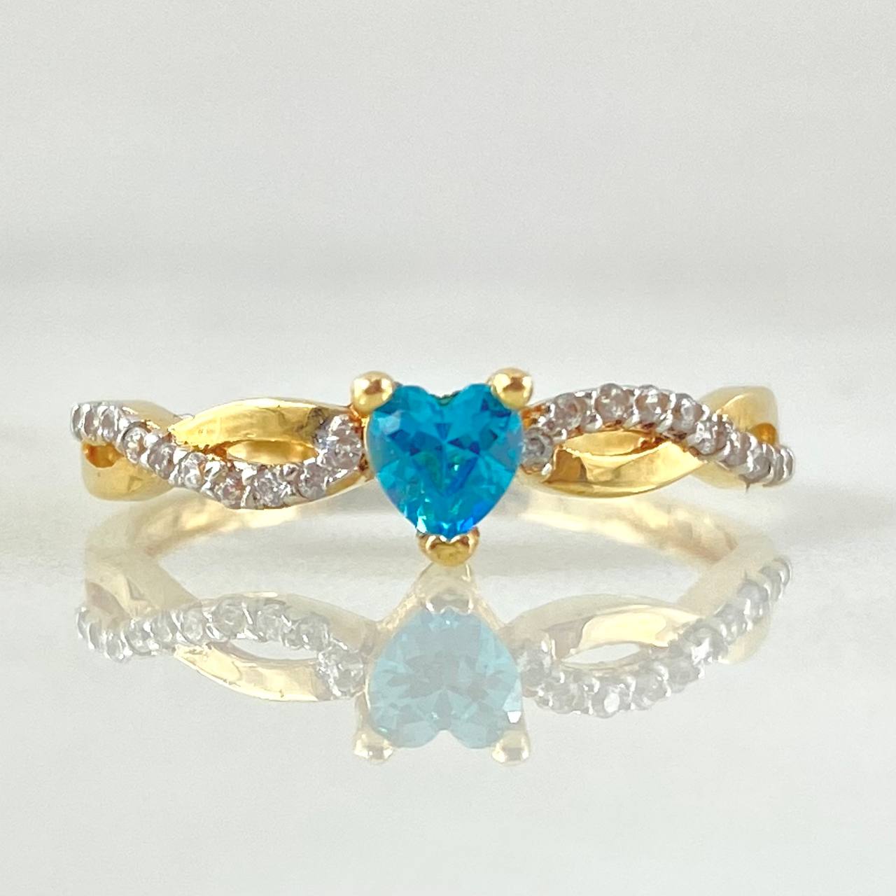 Solitaire Heart Linear Ring 1.95gr / Size 7 1/4 / 18K Gold