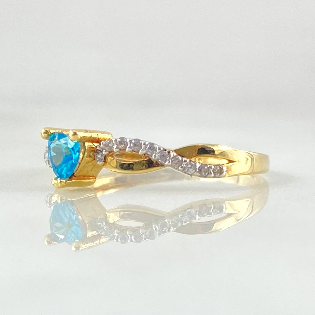 Solitaire Heart Linear Ring 1.95gr / Size 7 1/4 / 18K Gold