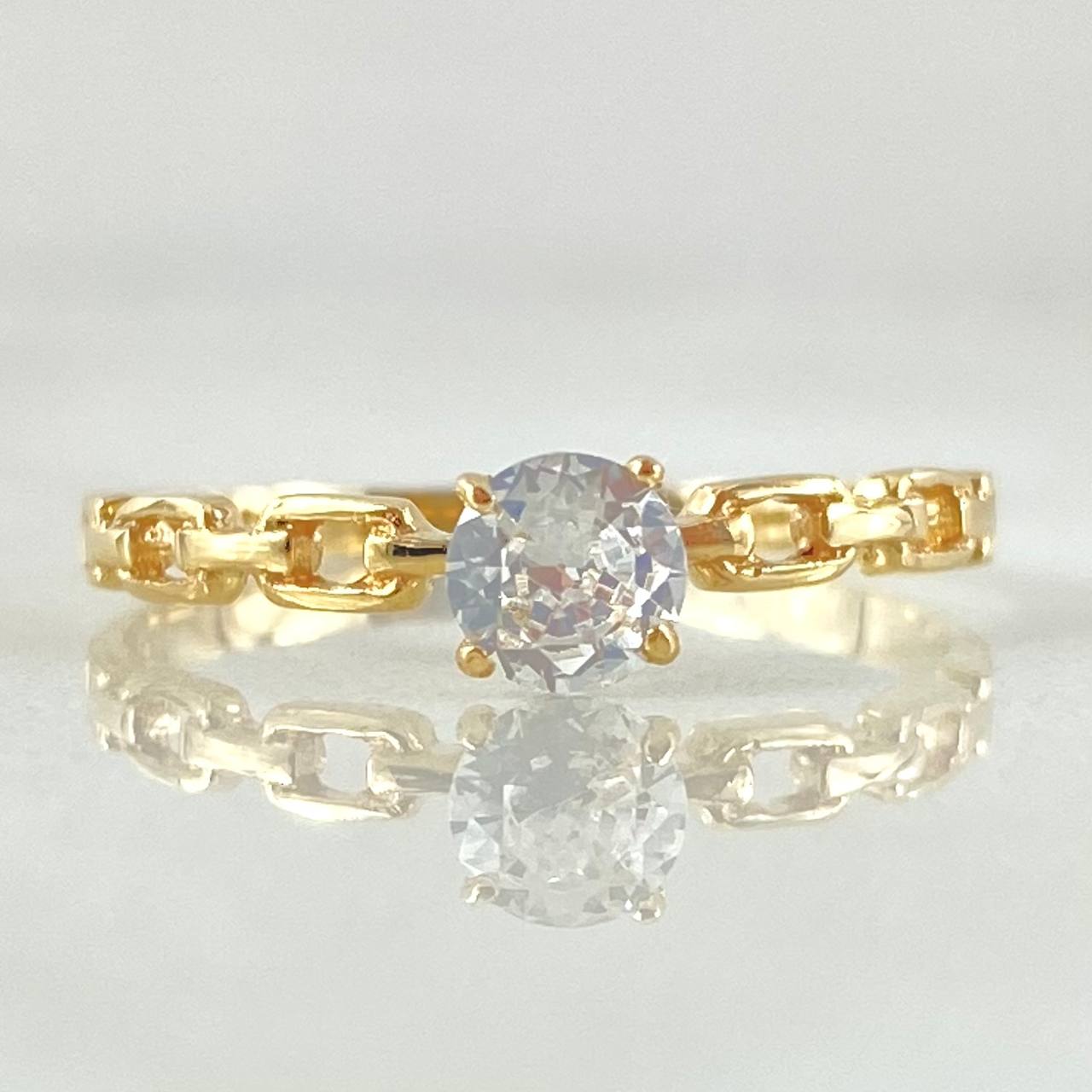 Anillo Solitario Cubano 1.4gr / T7 1/4 / Oro Amarillo 18K