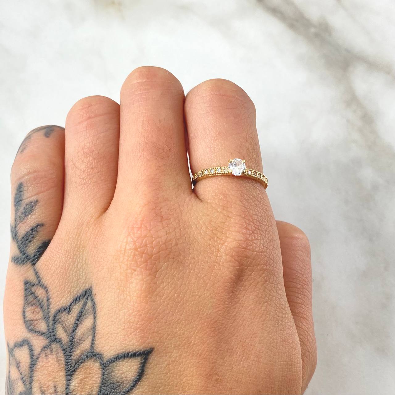 Solitaire Churumbela Ring 1.35gr / Size 5 1/2 / 18K Yellow Gold