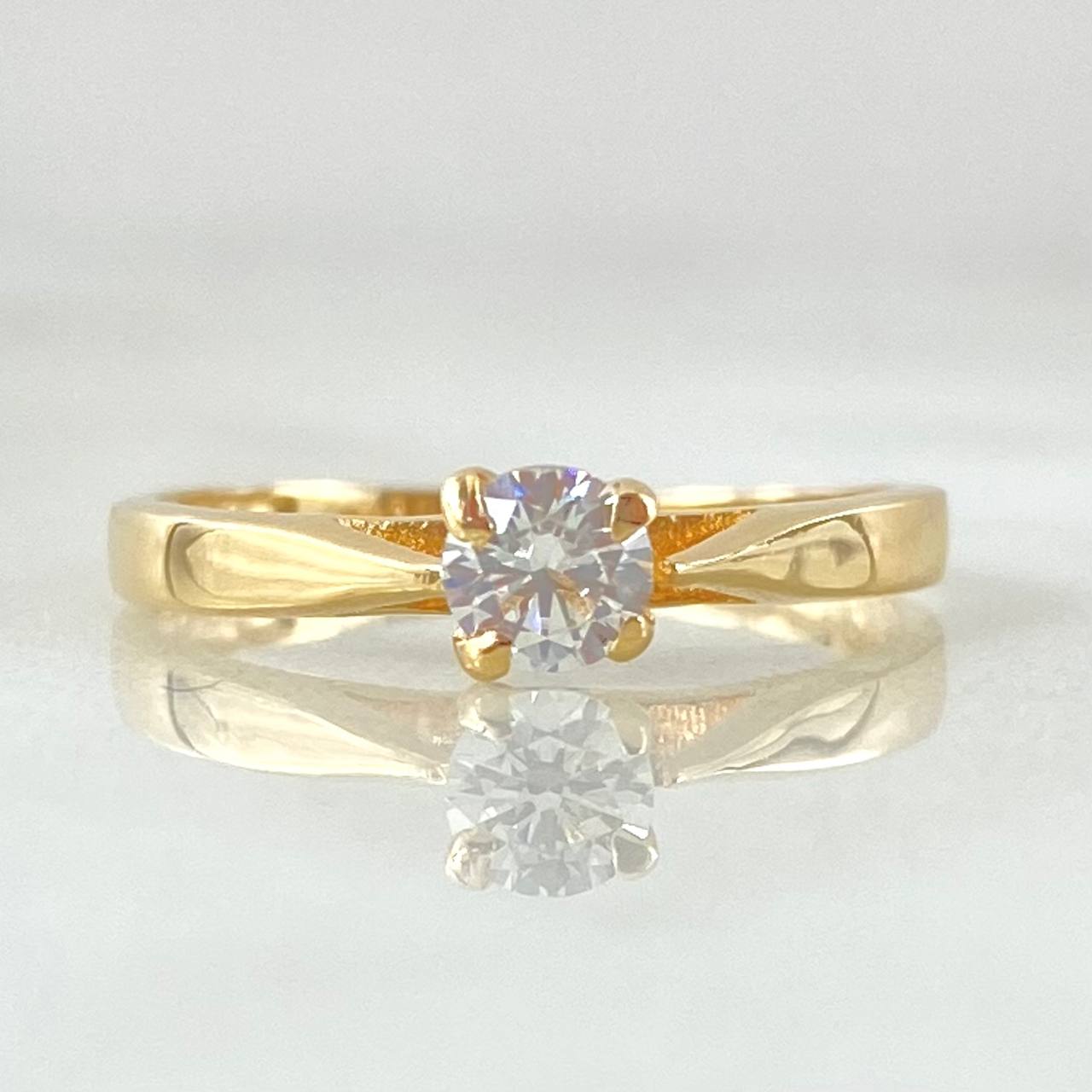 Solitaire Central Ring 1.45gr / Size 5 1/2 / 18K Gold