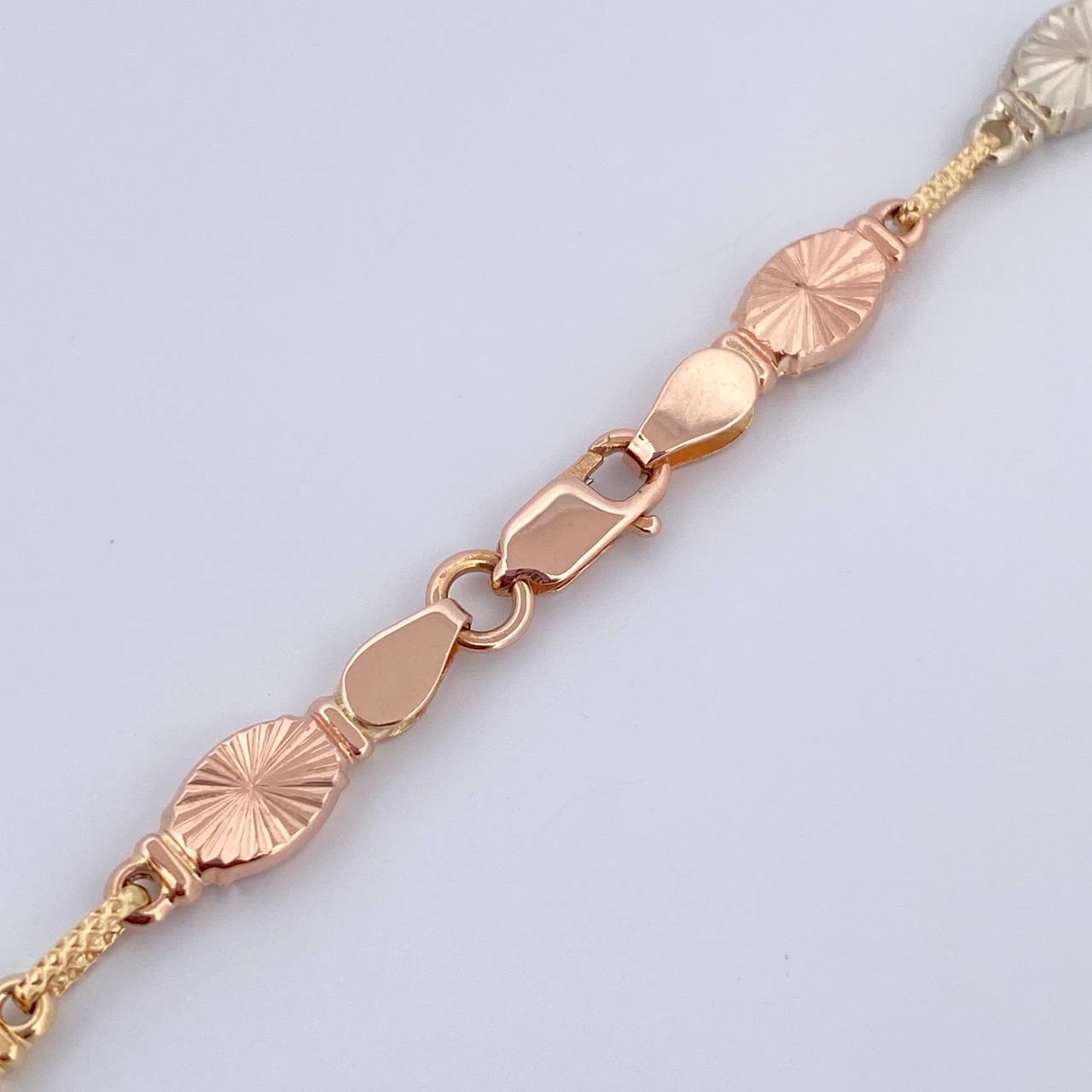 Rustic Chain Link 12.9gr / 22.2in / Three Golds 18K $