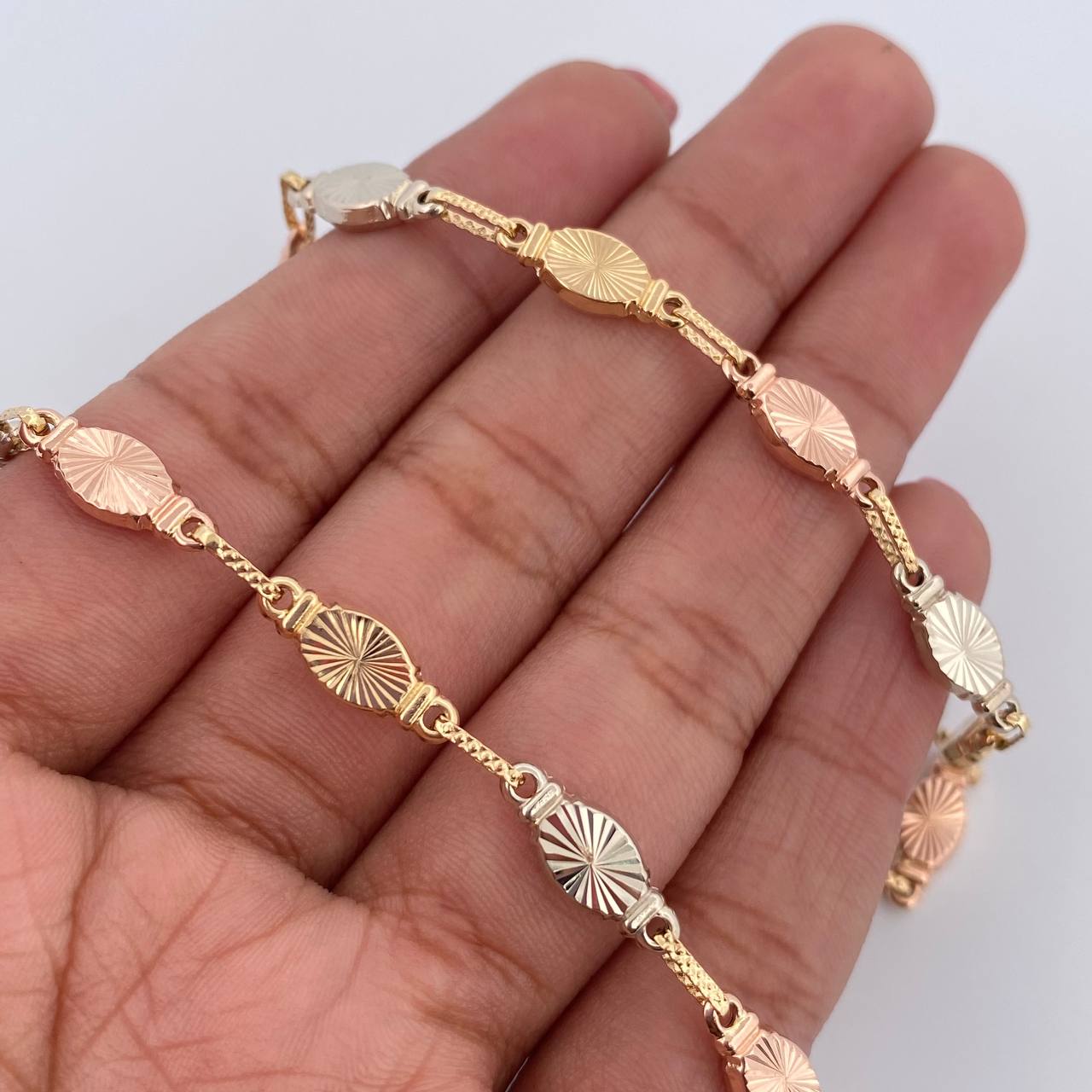 Rustic Chain Link 12.9gr / 22.2in / Three Golds 18K $