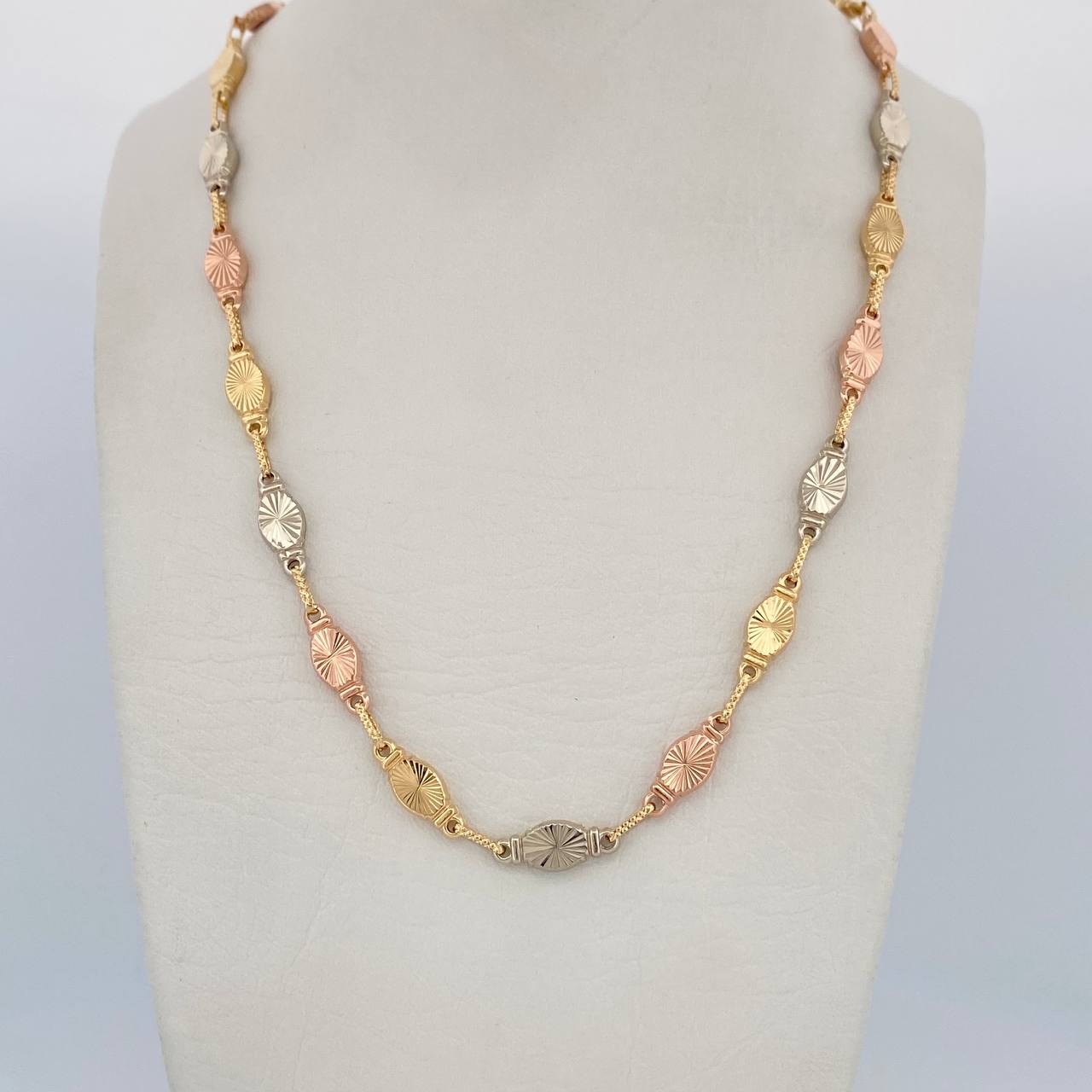 Rustic Chain Link 12.9gr / 22.2in / Three Golds 18K $