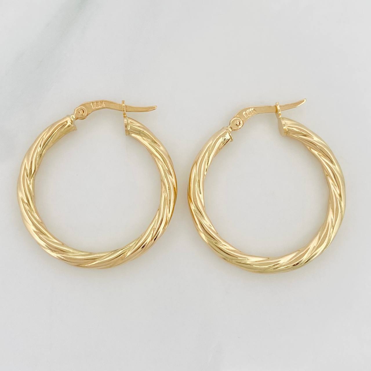 Candongas Mary 2.8g / 1 1/4 in Oro Amarillo 18K