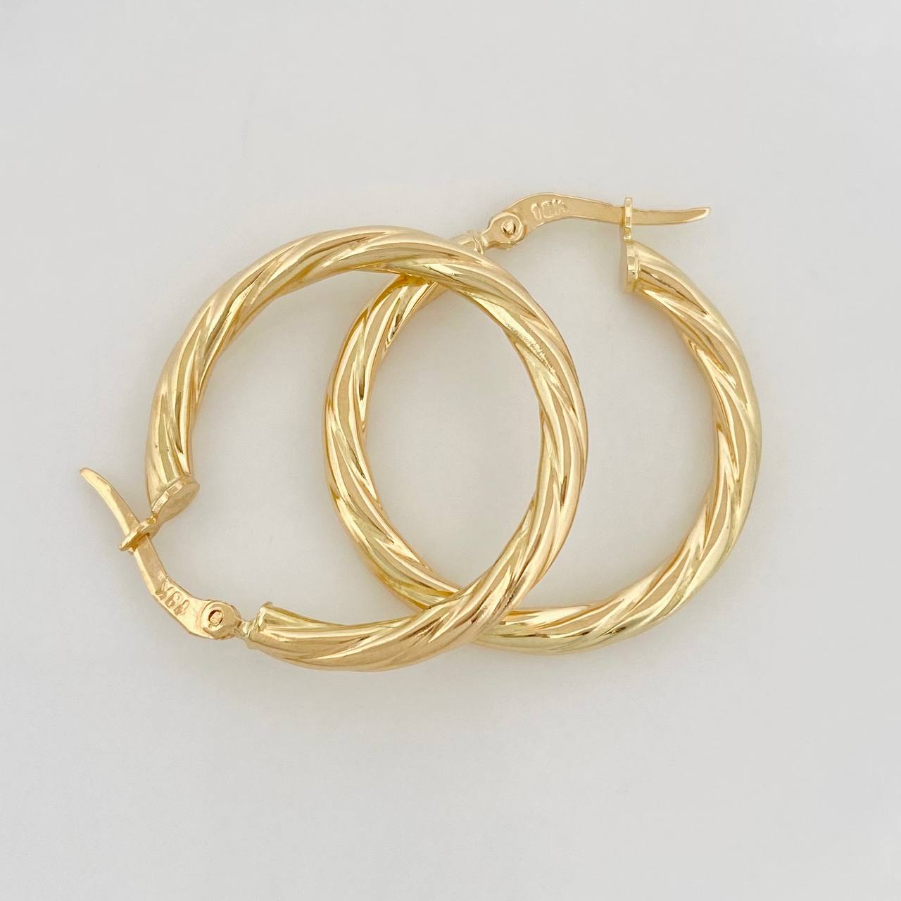 Candongas Mary 2.8g / 1 1/4 in Oro Amarillo 18K