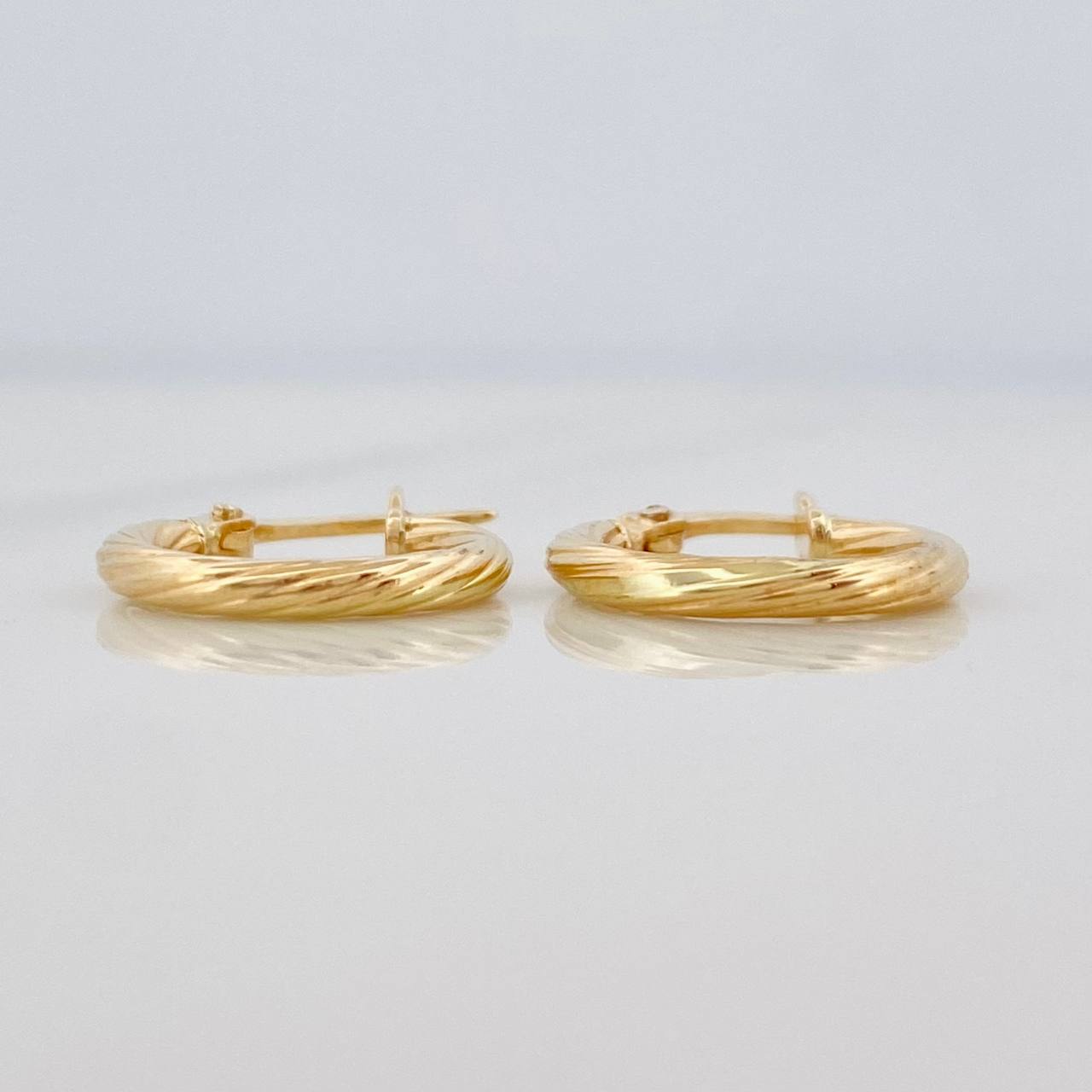 Candongas Espiral 0.9g / 1/2 in Oro Amarillo 18K