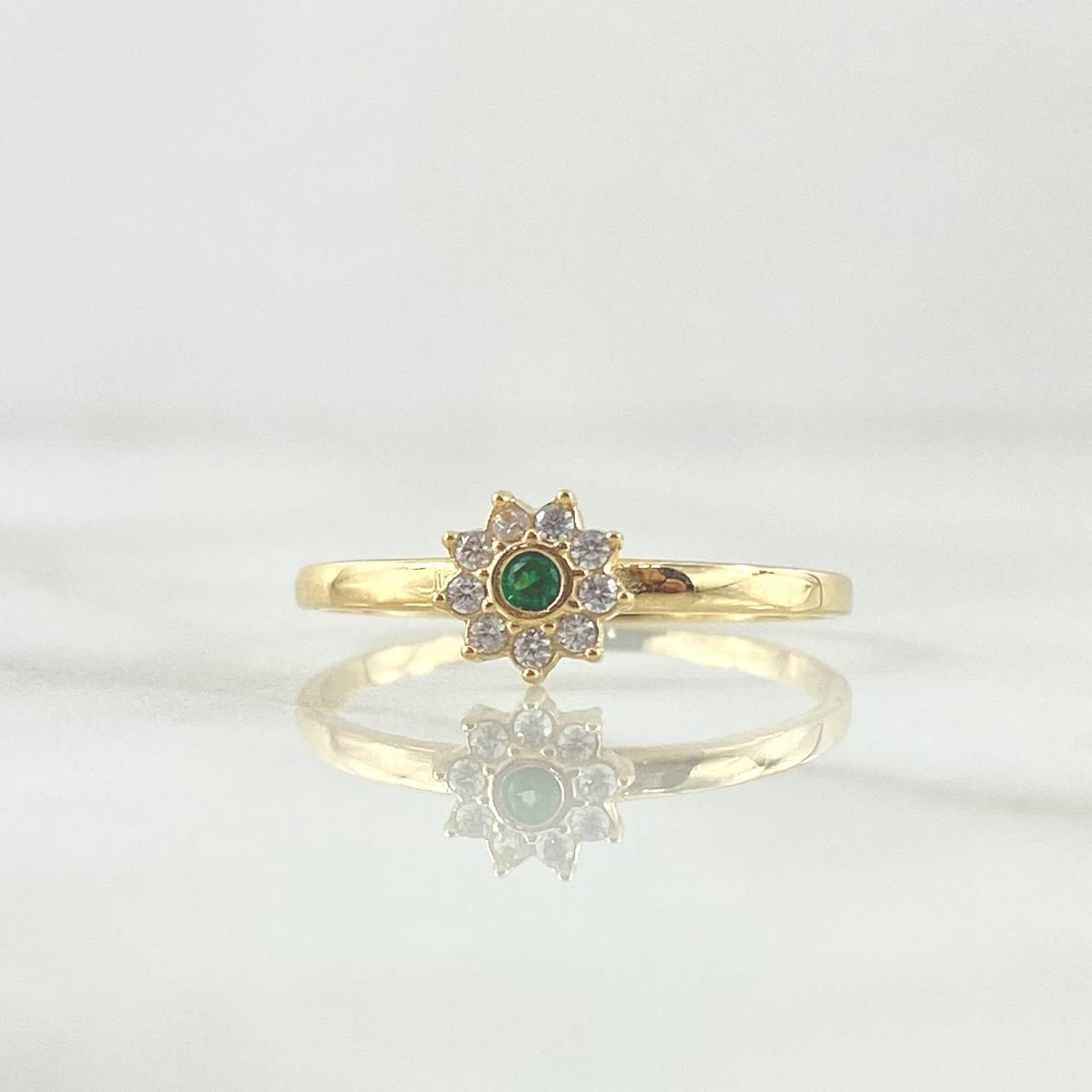 Nine-Petal Flower Ring 1.35gr / Size 6 3/4 / 18K Gold ©