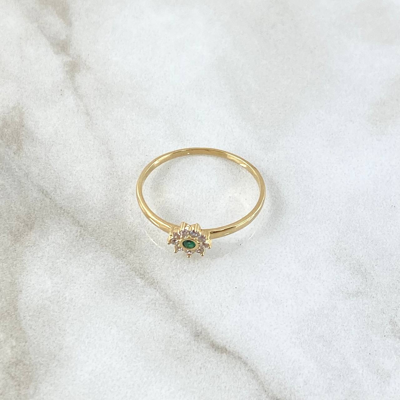 Nine-Petal Flower Ring 1.35gr / Size 6 3/4 / 18K Gold ©