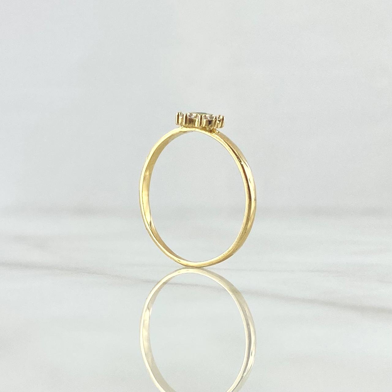 Nine-Petal Flower Ring 1.35gr / Size 6 3/4 / 18K Gold ©