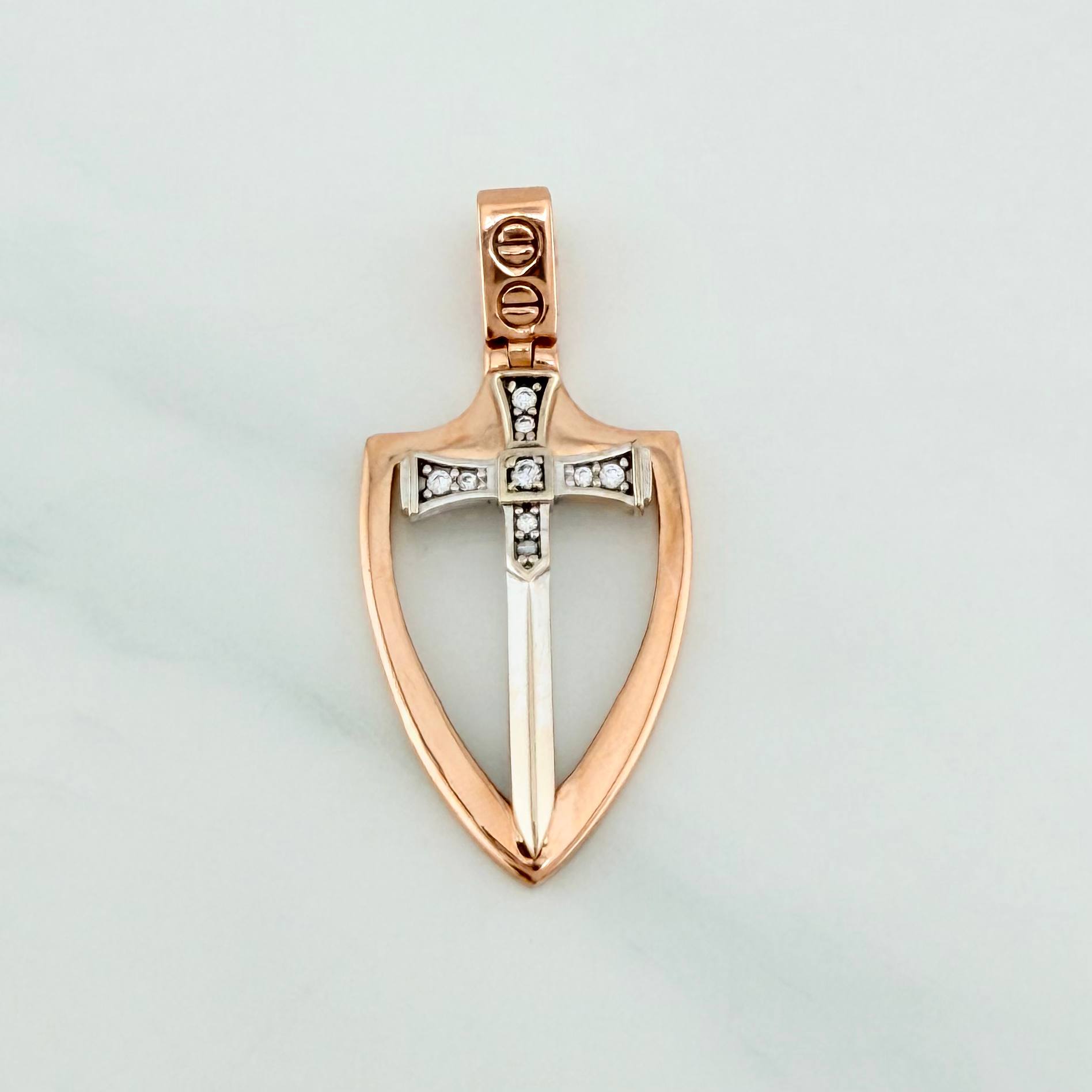 Pendant Sword Shield 3.15 g / 1 1/4 in Two Golds White Rose 18K
