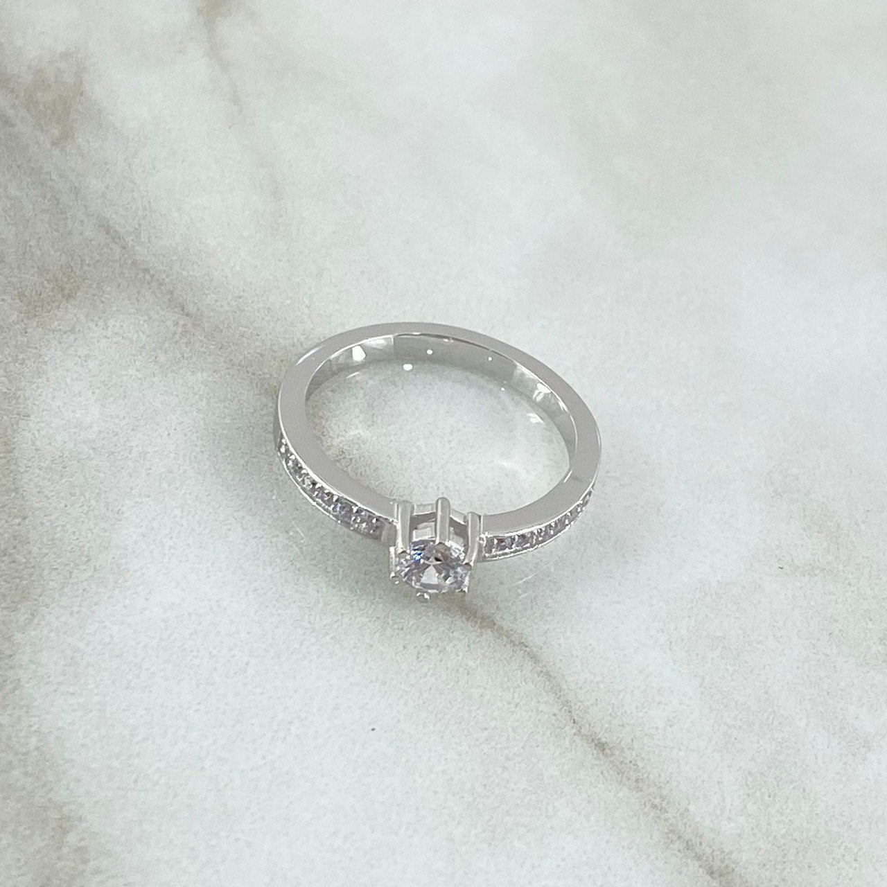 Fabricacion Bajo Pedido Anillo Solitario 4gr / Circones Blancos Oro Blanco 18K
