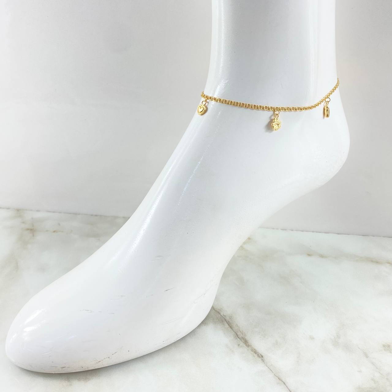 Anklet Classic Link Pendant 3.45gr / 10.4in / 18K Gold
