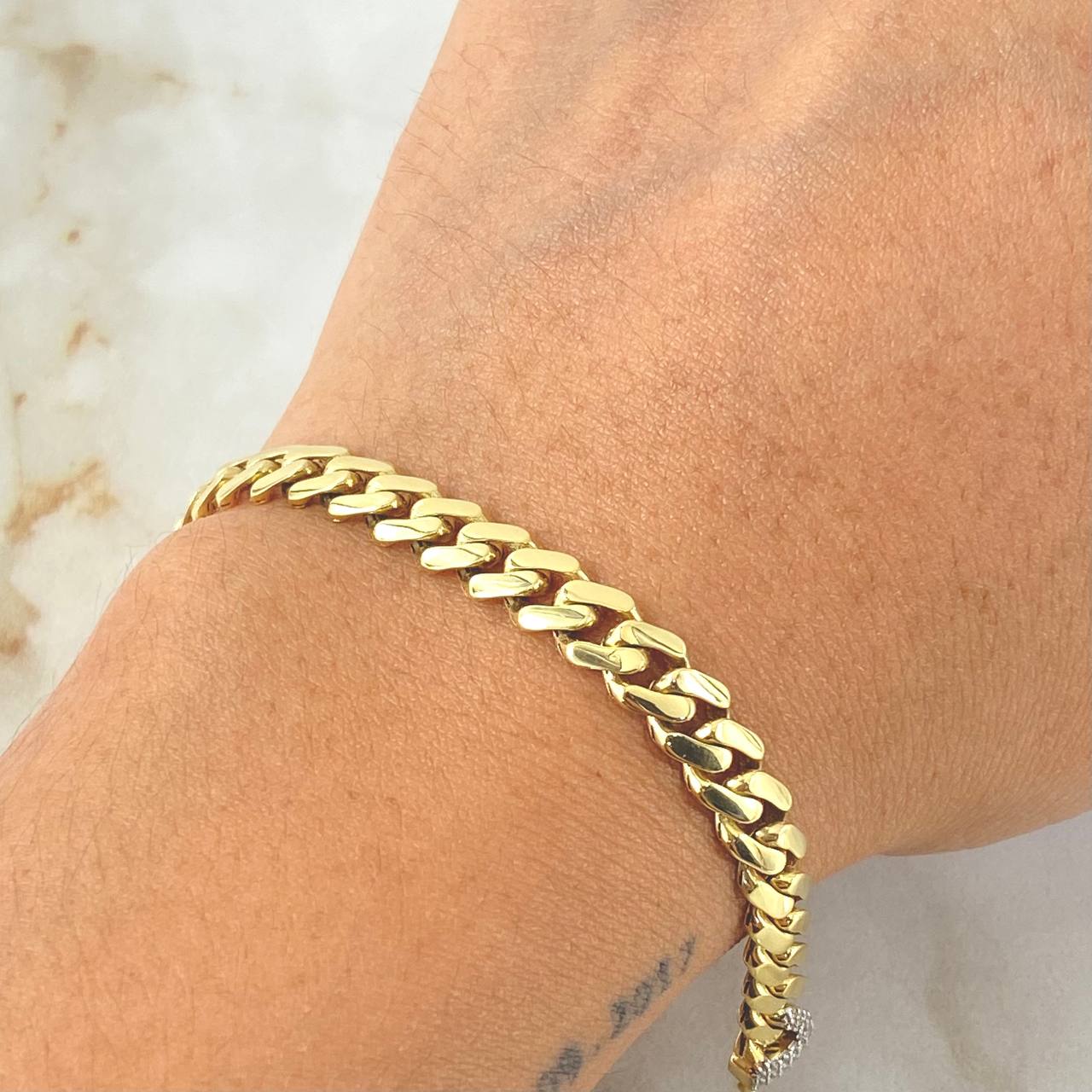 Cuban Links Bracelet Infinity 9gr / 8.3in / 18K Gold +4$