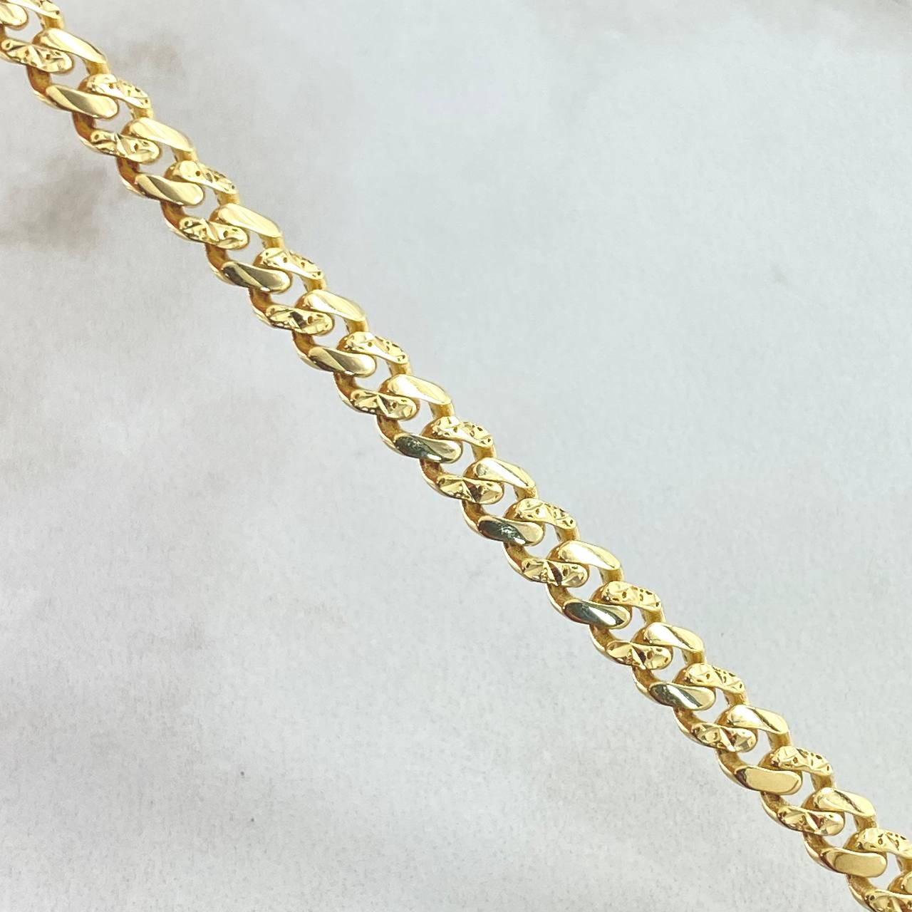 Cuban Links Bracelet Infinity 6.7gr / 8.3in / 18K Gold +4$
